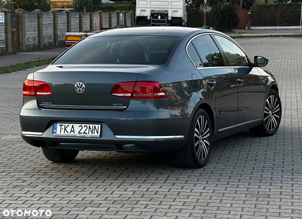 Volkswagen Passat 2011 photo 3
