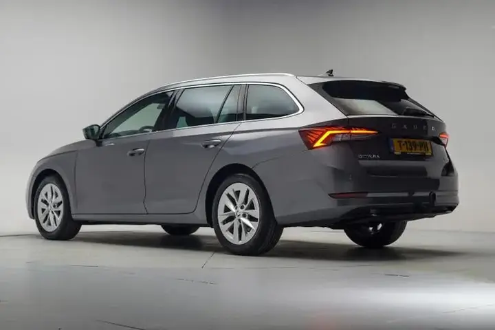 Skoda Octavia 2023 photo 3