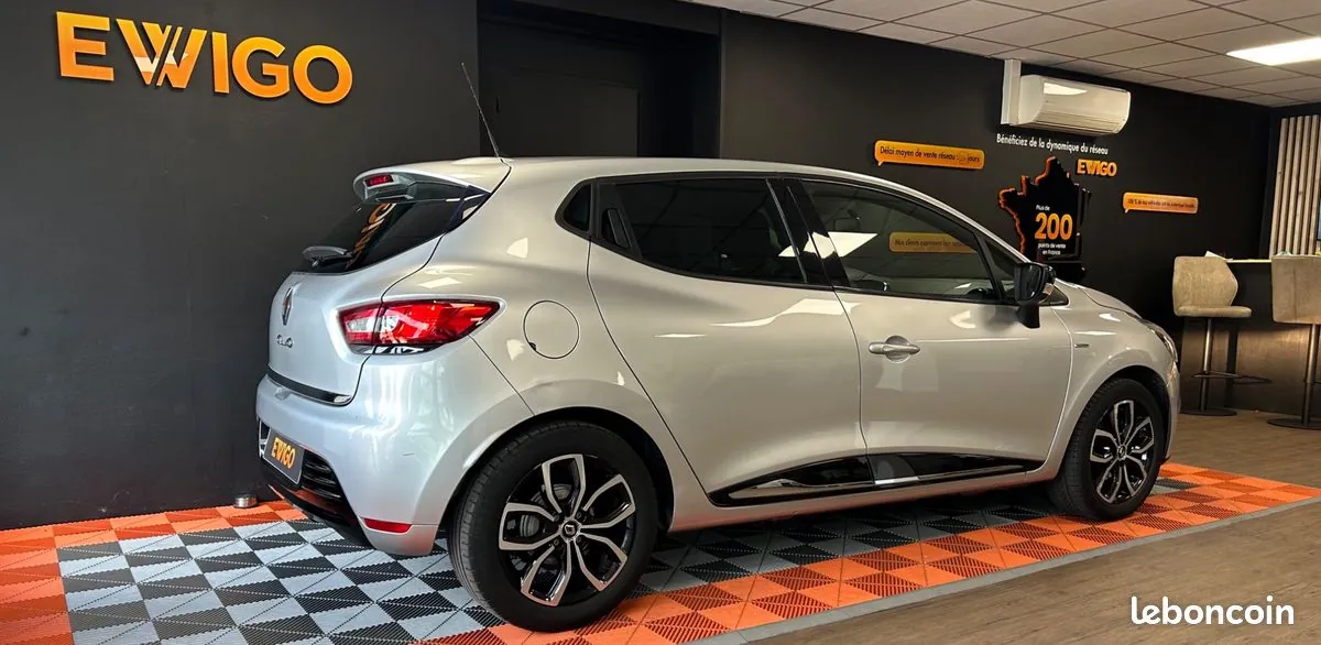 Renault Clio 2019 photo 2
