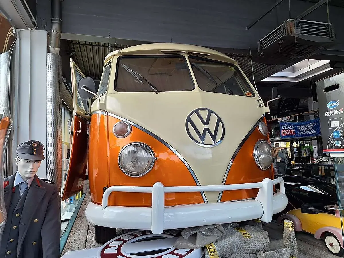 Volkswagen T1 1975 photo 2