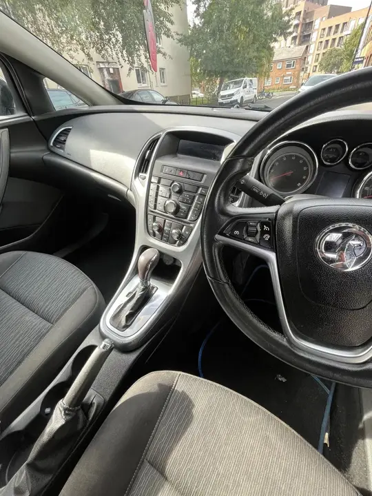 Vauxhall Astra Gtc 2014 photo 5
