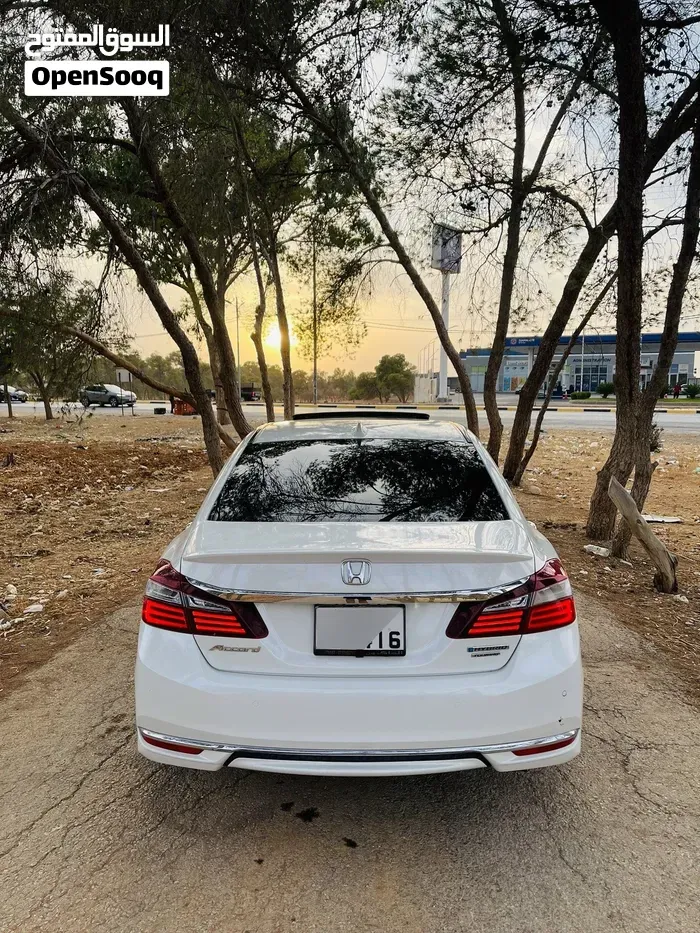 Honda Accord 2017 photo 2