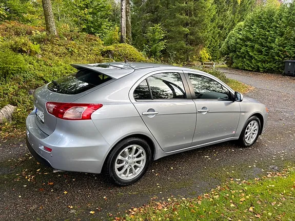 Mitsubishi Lancer 2011 photo 2