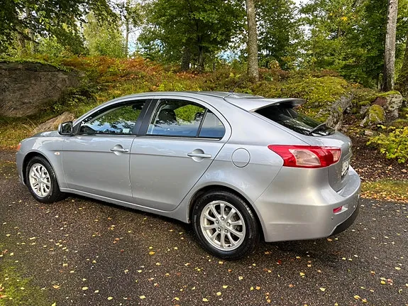 Mitsubishi Lancer 2011 photo 4