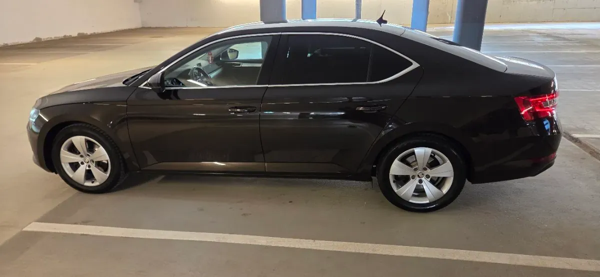 Skoda Superb 2021 photo 3