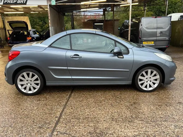 Peugeot 207 2008 photo 2