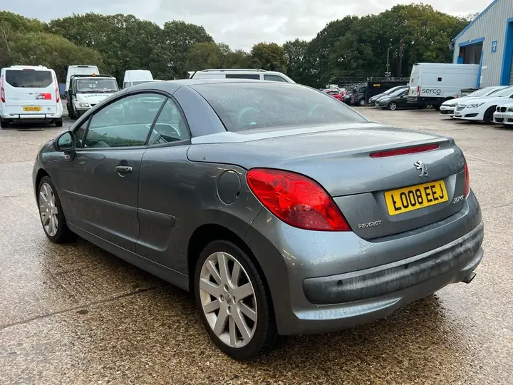 Peugeot 207 2008 photo 5