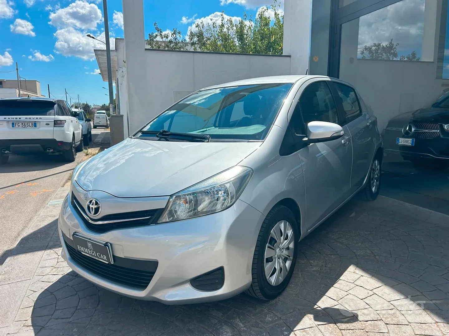 Toyota Yaris 2012 photo 3