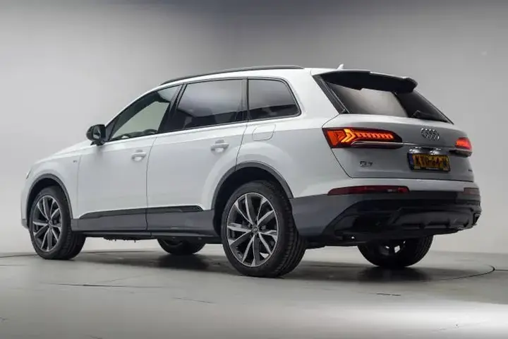 Audi Q7 2021 photo 3