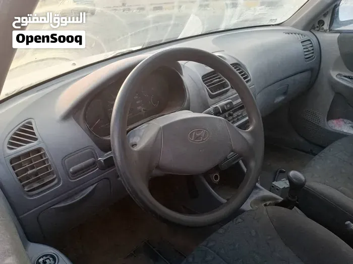 Hyundai Verna 2005 photo 4