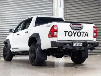 Toyota Hilux 2023 photo 3