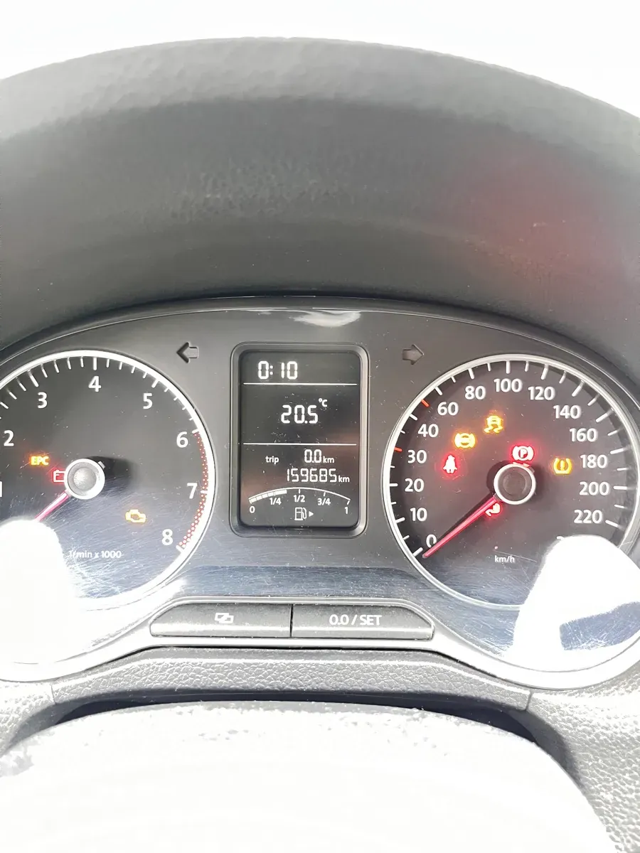 Volkswagen Polo 2012 photo 2