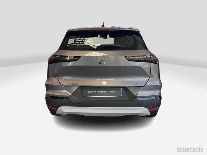 Mitsubishi Grandis 2026 photo 2