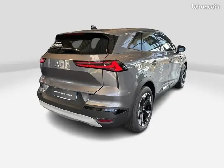 Mitsubishi Grandis 2026 photo 5