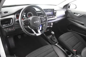 Kia Stonic 2023 photo 2