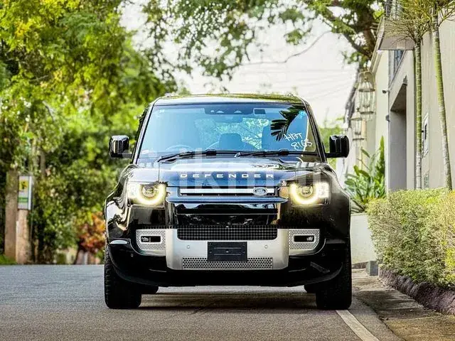 Land Rover Defender 2023 photo 3