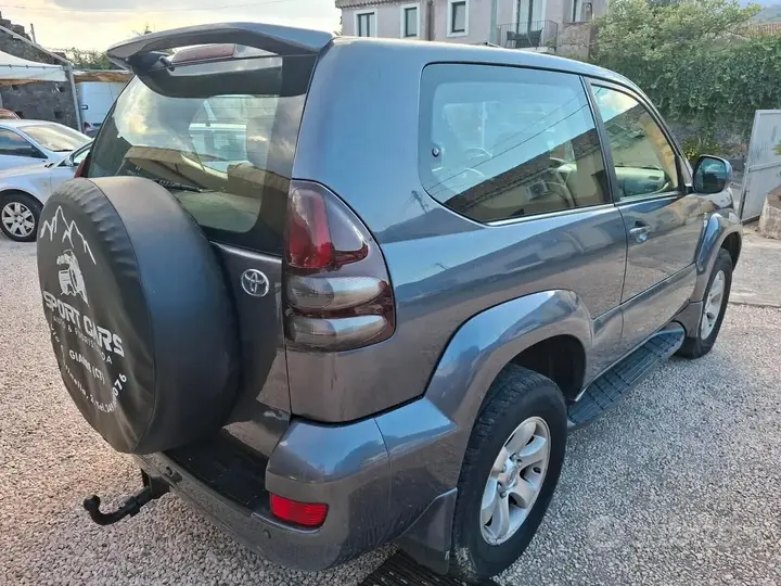 Toyota Land Cruiser 2004 photo 5