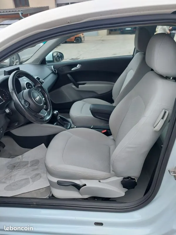 Audi A1 2011 photo 3