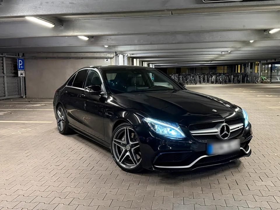 Mercedes-Benz C63 Amg