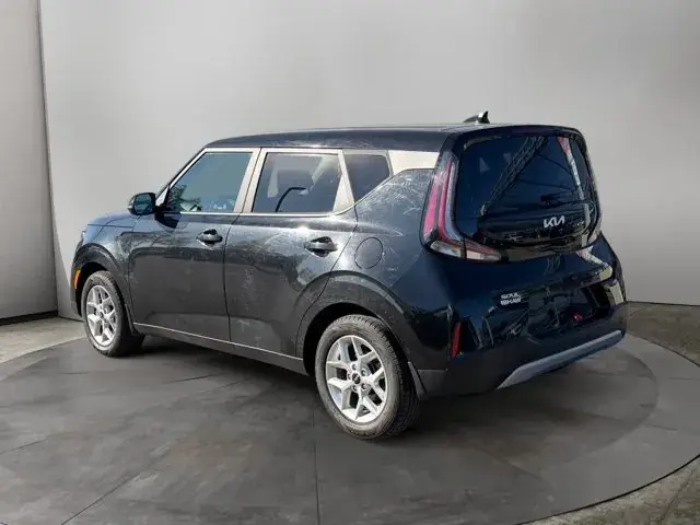 Kia Soul 2023 photo 3