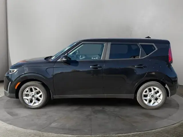 Kia Soul 2023 photo 2