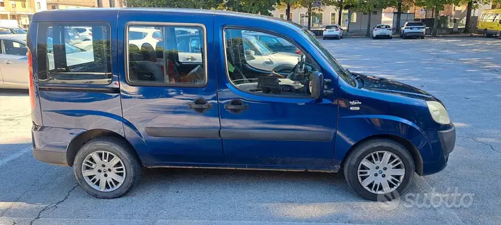 Fiat Doblo 2009 photo 2