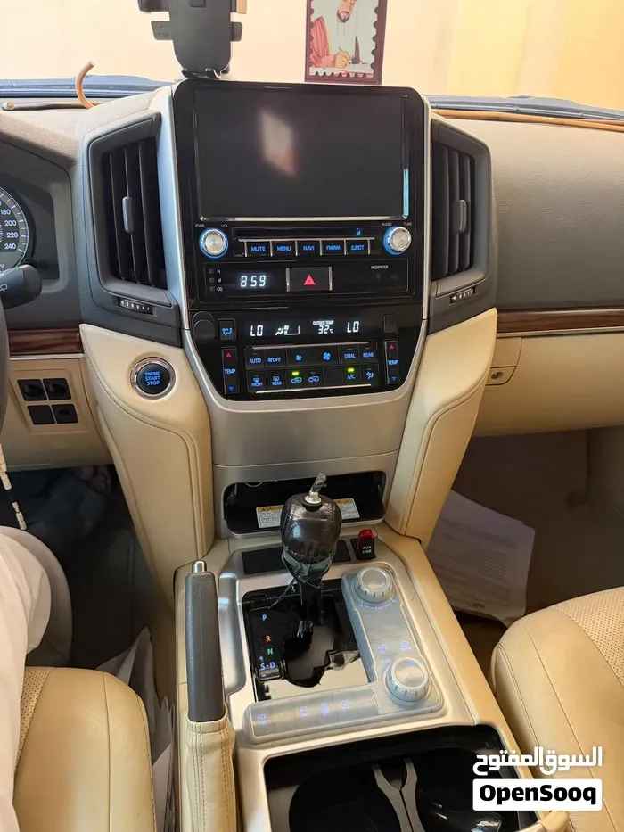 Toyota Land Cruiser 2017 photo 4