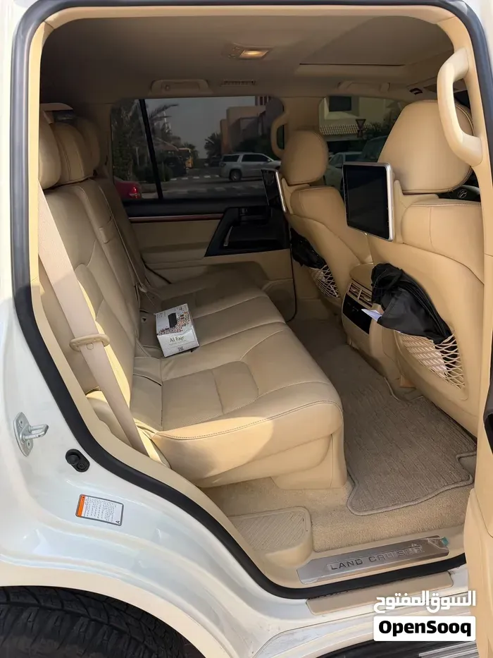 Toyota Land Cruiser 2017 photo 3