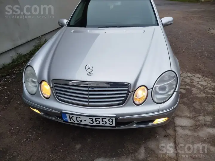 Mercedes-Benz E220