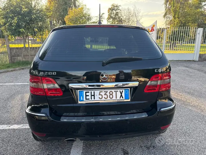 Mercedes-Benz B 200 Cdi 2011 photo 4