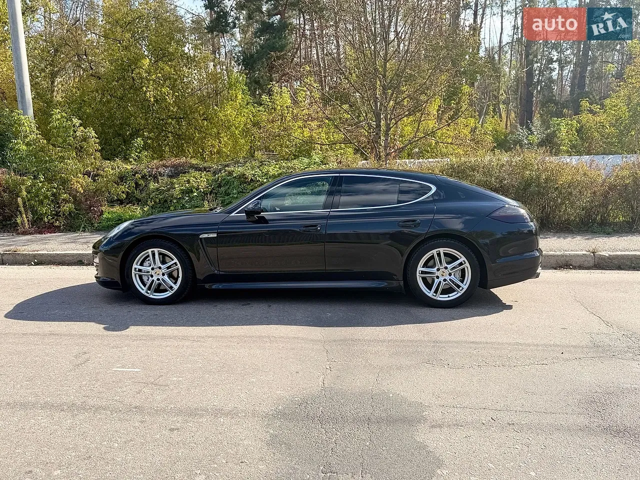 Porsche Panamera 2012 photo 2