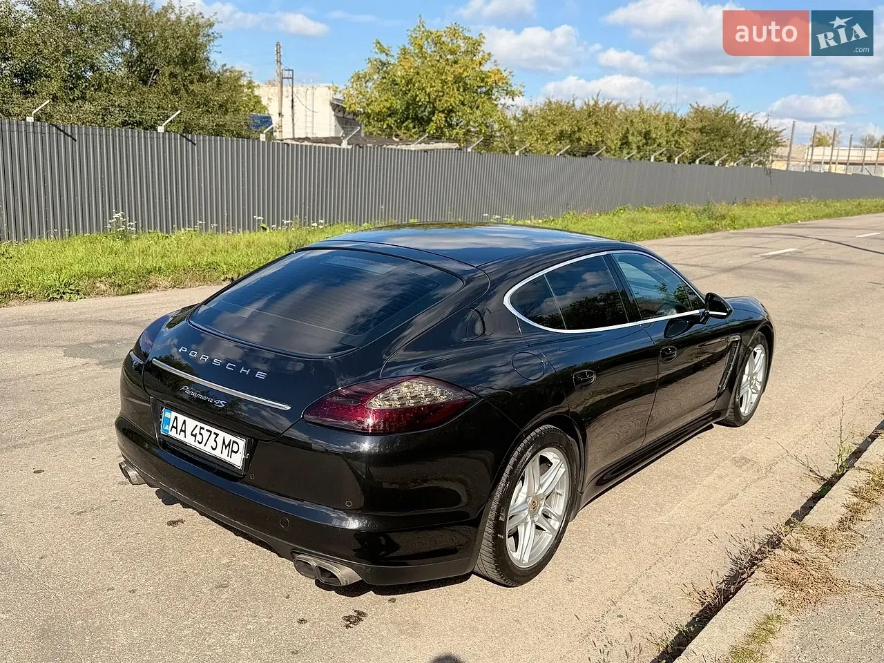 Porsche Panamera 2012 photo 3