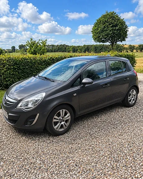 Opel Corsa 2012 photo 2