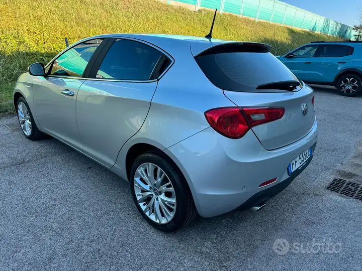 Alfa Romeo Giulietta 2016 photo 4
