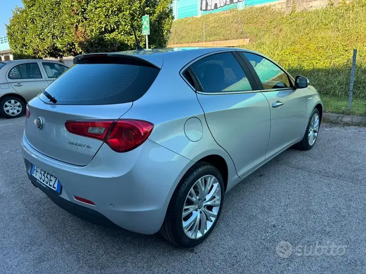 Alfa Romeo Giulietta 2016 photo 3