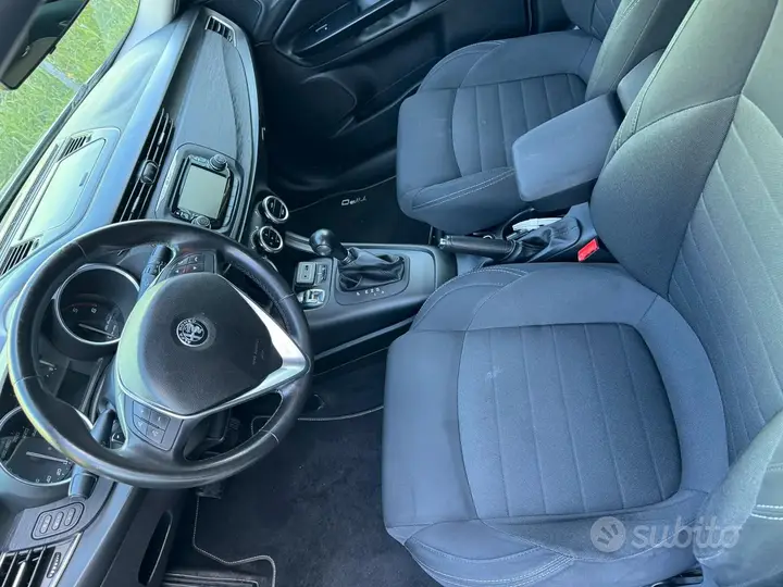 Alfa Romeo Giulietta 2016 photo 5
