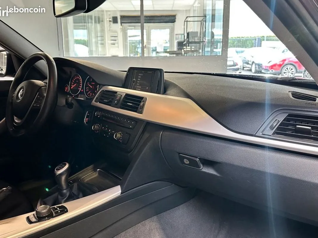 BMW 3 Series 2013 photo 3