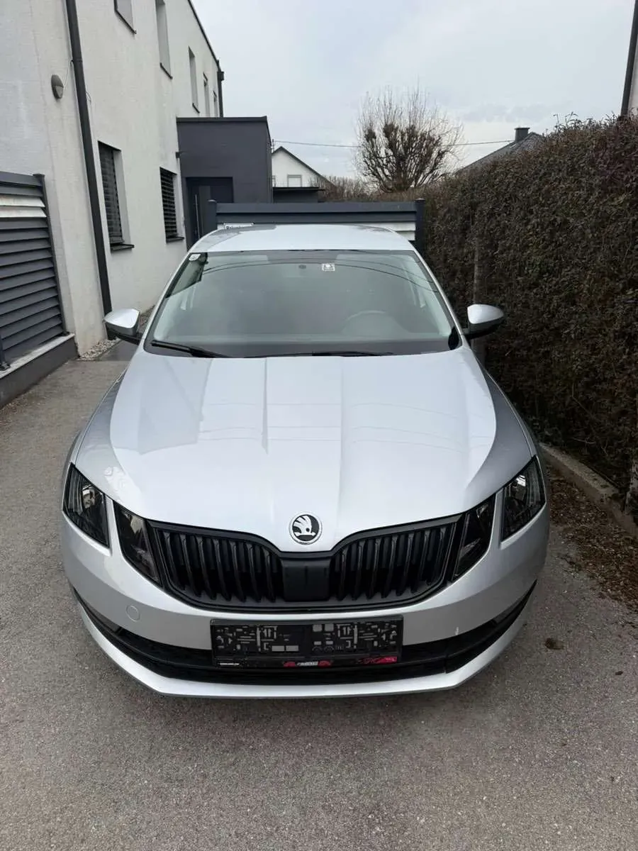 Skoda Octavia 2019 photo 2