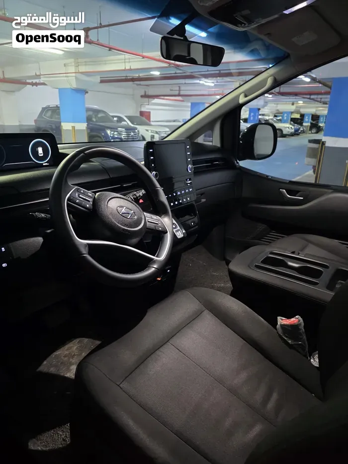 Hyundai Staria 2025 photo 2