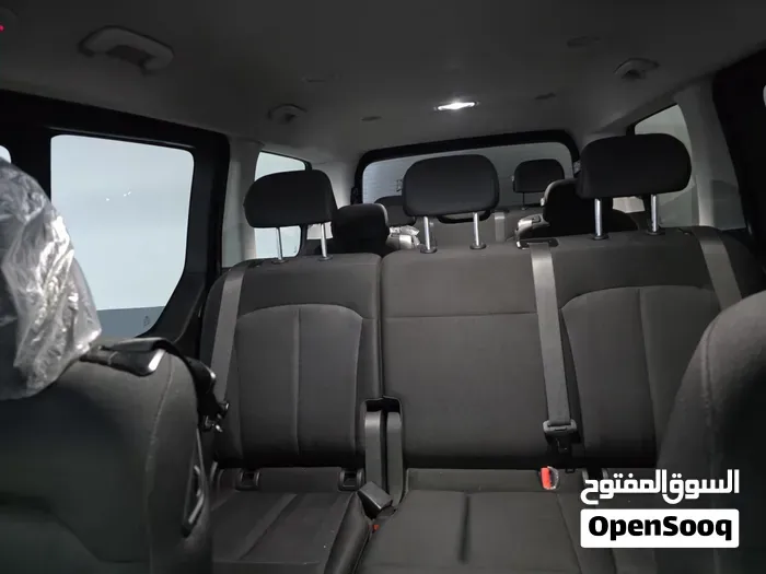 Hyundai Staria 2025 photo 4