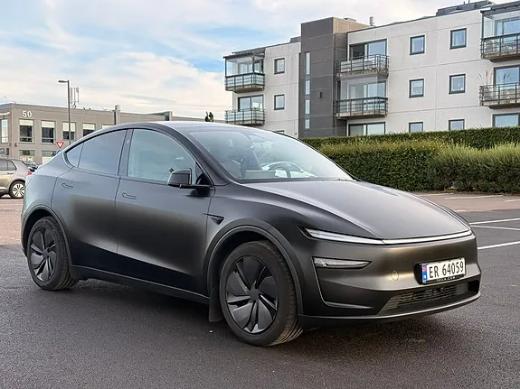 Tesla Model Y 2026 photo 3