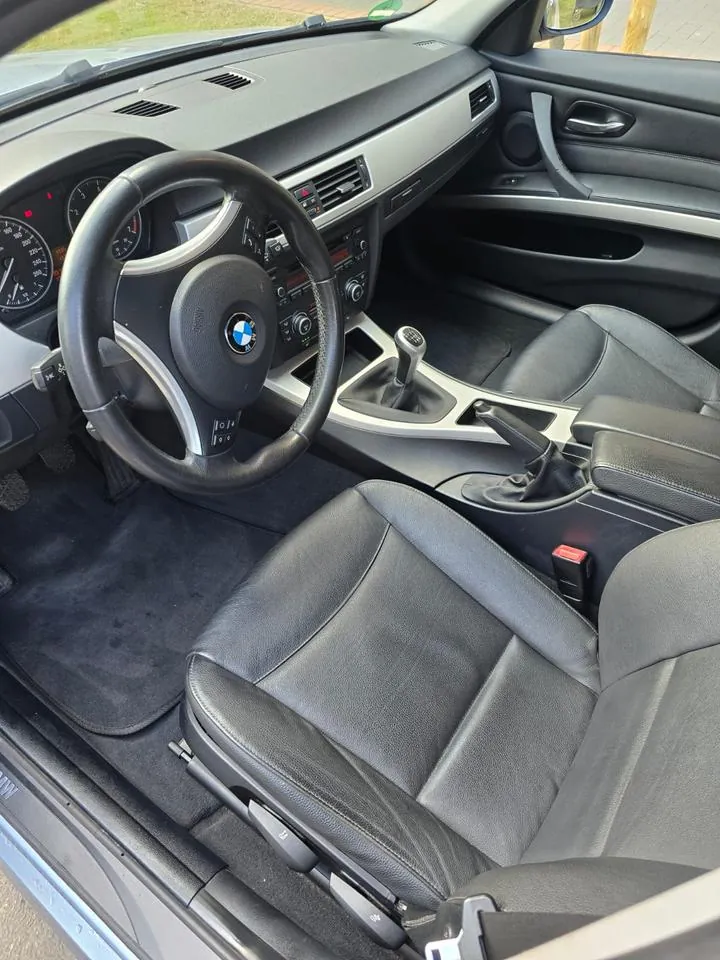 BMW 318I