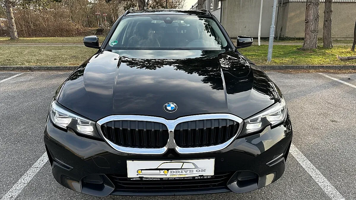 BMW 3 Series 2021 photo 3