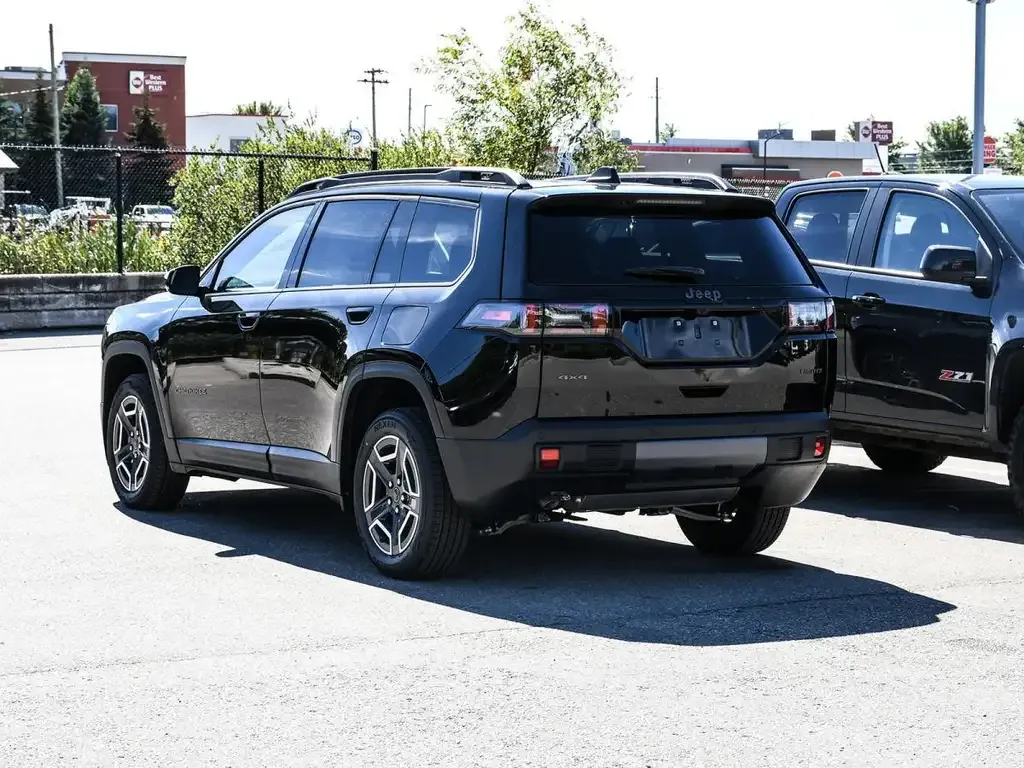 Jeep Cherokee 2026 photo 4