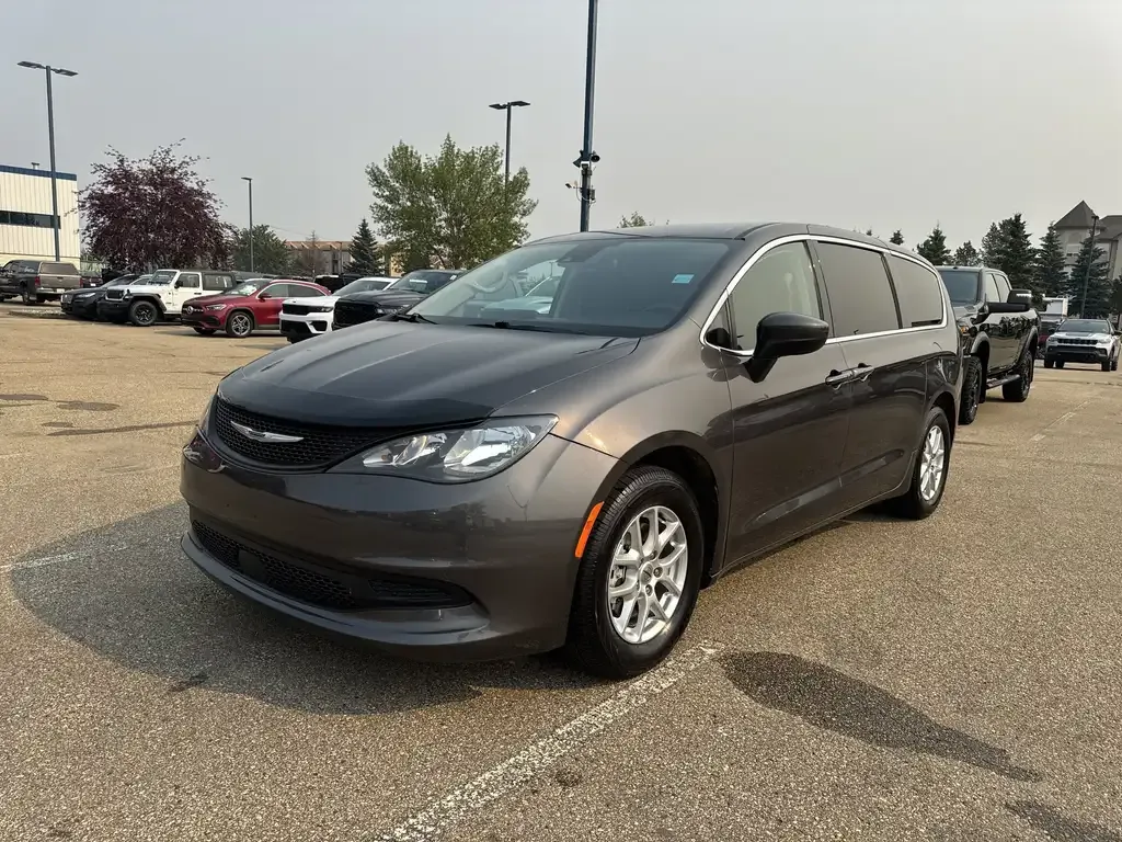 Chrysler Grand Caravan 2022 photo 3