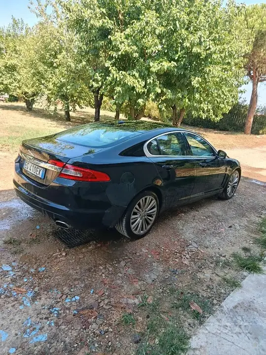 Jaguar Xf 2010 photo 4