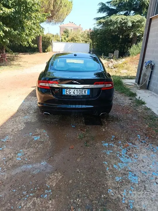 Jaguar Xf 2010 photo 3