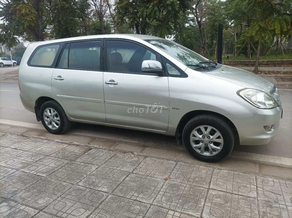 Toyota Innova 2007 photo 2