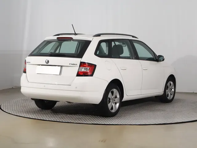 Skoda Fabia Combi 2016 photo 4