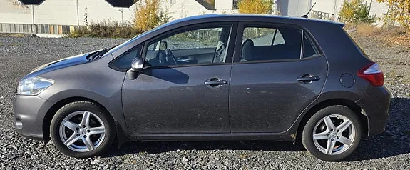 Toyota Auris 2010 photo 5